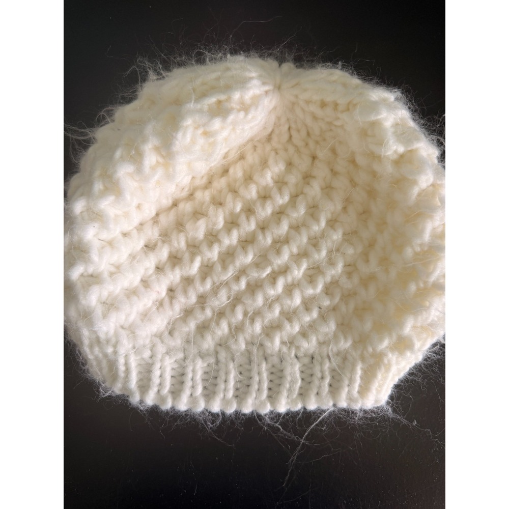 Old Navy White Off White Chunky Cable Knit Beanie Winter Hat One Size